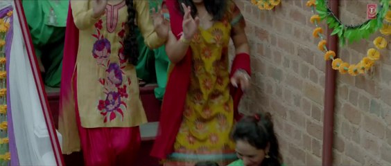 Baby Modern Modern - Baankey Ki Crazy Baraat (2015) Ravi Basnet, Vijayaa Shanker