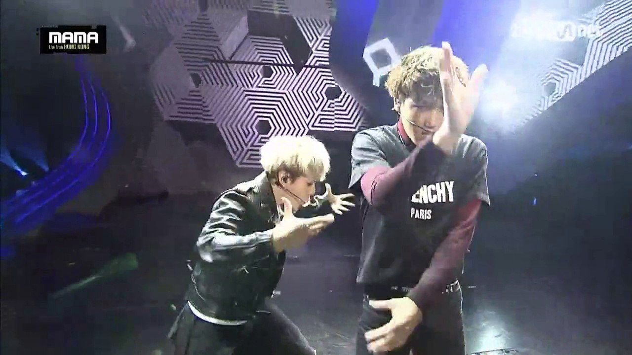 EXO at MAMA2015