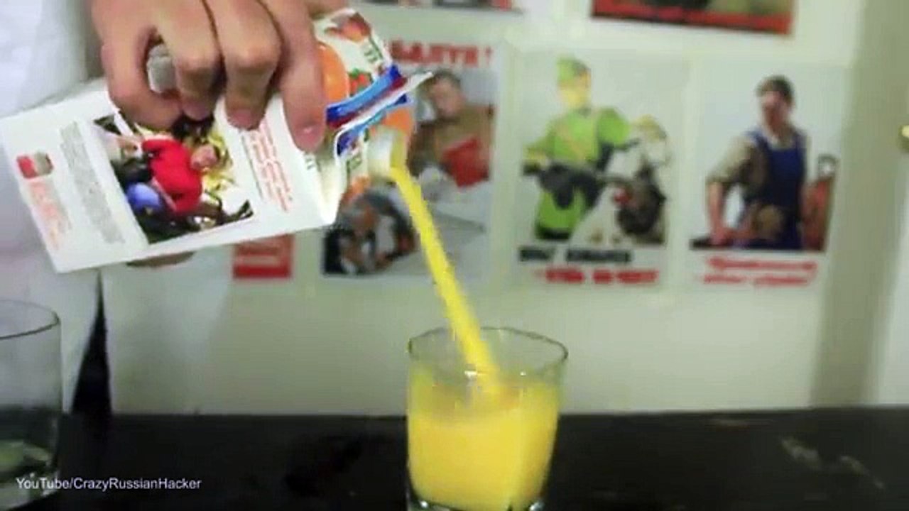 splash while pouring  juice