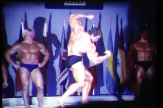 ARNOLD SCHWARZENEGGER - 1970 MR. UNIVERSE - Bodybuilding Muscle Fitness