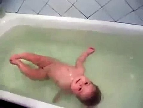 Вот это да! Прикол! Ребенок 3 мес плавает