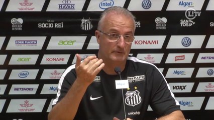 Download Video: Dorival faz apelo para diretoria do Santos: 'Mantenham essa base para 2016'