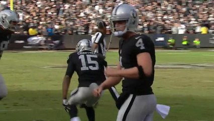 Raiders Derek Carr finds Michael Crabtree for 25-yard TD