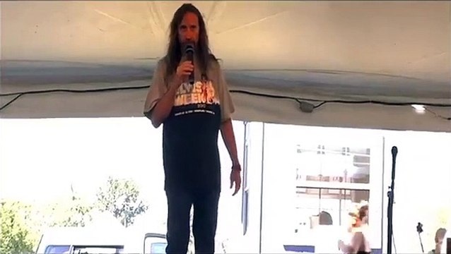 Steve Diltz sings 'In the Ghetto' at Elvis Week 2011 (video)