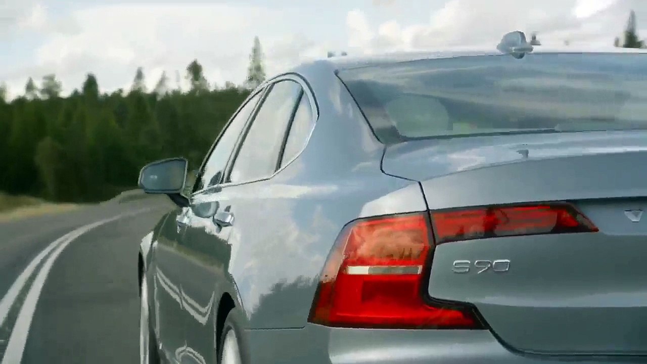 2016 Volvo S90 Driving Video