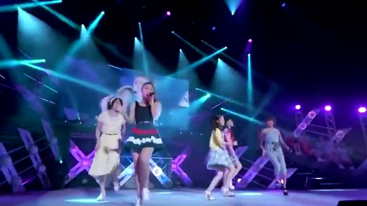 五月雨美女がさ乱れる