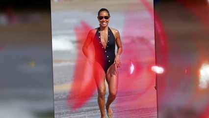 Jada Pinkett-Smith am Strand von Hawaii