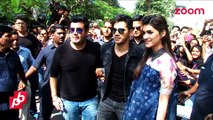 'Dilwale', Varun Dhawan & Kriti Sanon reach a college for promotions - Bollywood News