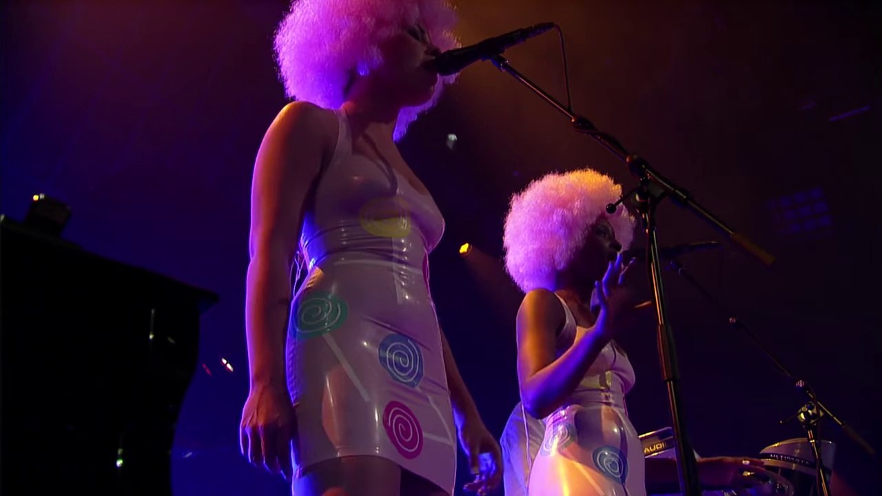 Katy Perry - Thinking Of You (Live on Letterman)