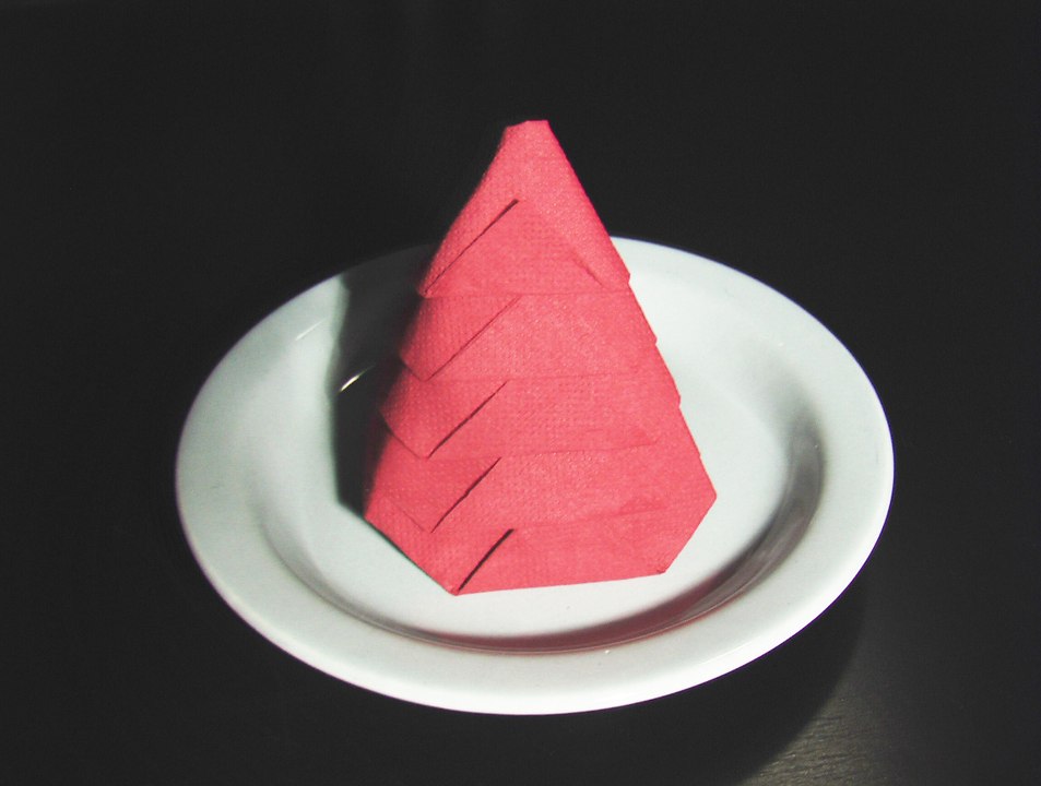 Pliage serviette sapin de noël