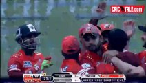 Malik gets Chris Gayle LBW in BPL 2015