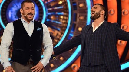 Salman Khan Reminds Aishwarya Rai, Sings TADAP TADAP Song On Bigg Boss 9