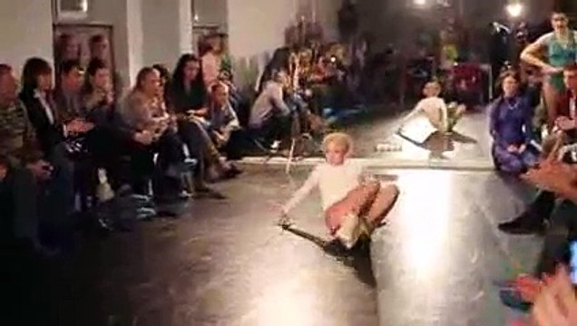 Elena Ninja-Bonchinche vogue judge performance in da Siberian Snow ball