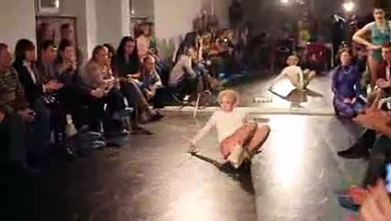 Elena Ninja-Bonchinche vogue judge performance in da Siberian Snow ball