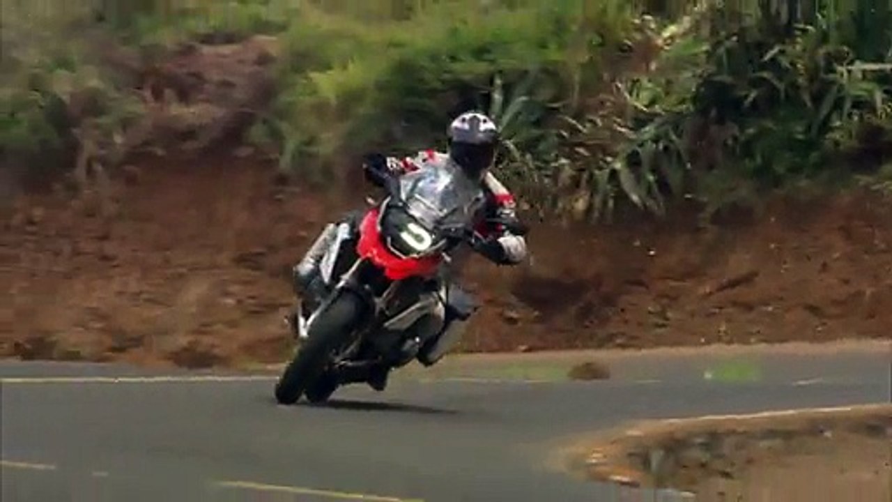 The new BMW R 1200 GS Riding scenes dynamic road - Video Dailymotion_2