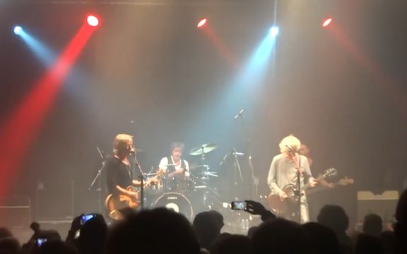 « Insus » : Le nouveau groupe réunissant trois ex-membres des mythiques «Téléphone» vend plus de 200.000 places en quelques heures