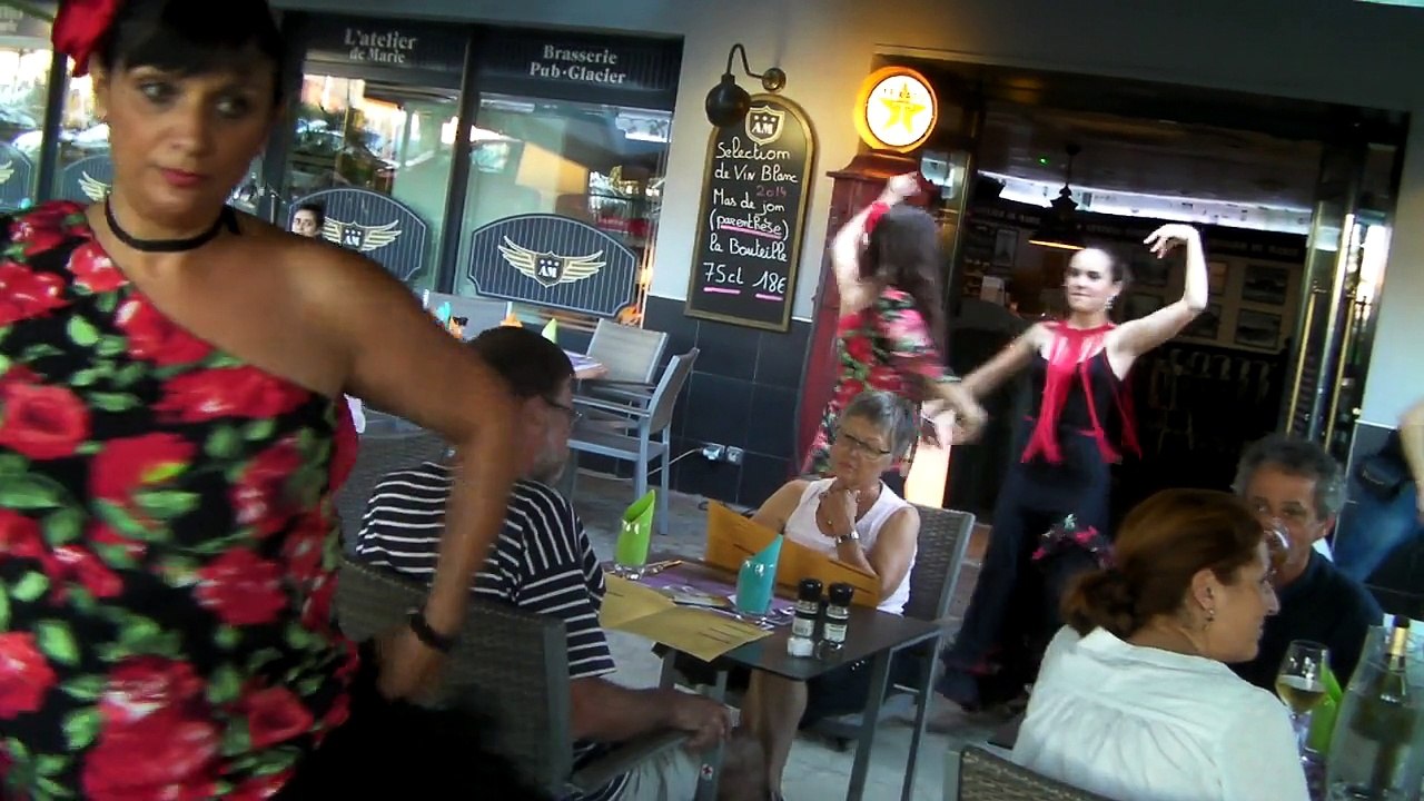 eddy a la guitare avec rumba is compas