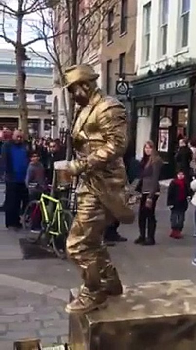 incredible statue