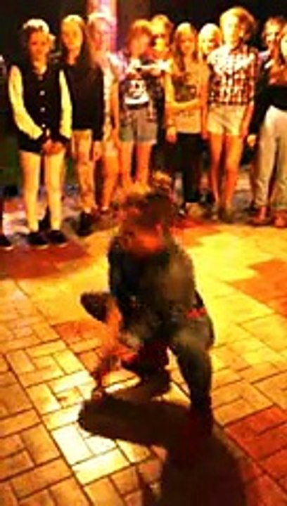 Fraules freestyle to Tommy lee Pussy Mechanic in jamaican party