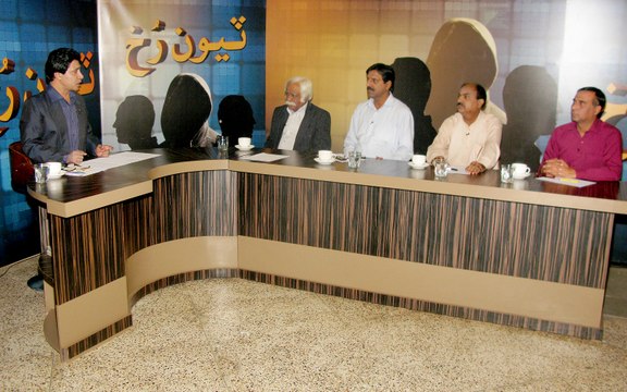 Tyoon Rukh | Local Bodies Elections in Karachi & Row between Sindh Government and Rangers 07-12-2015