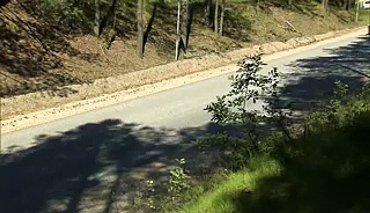 The new BMW 7 Series - BMW 750Li Driving Scenes Country side - Video Dailymotion