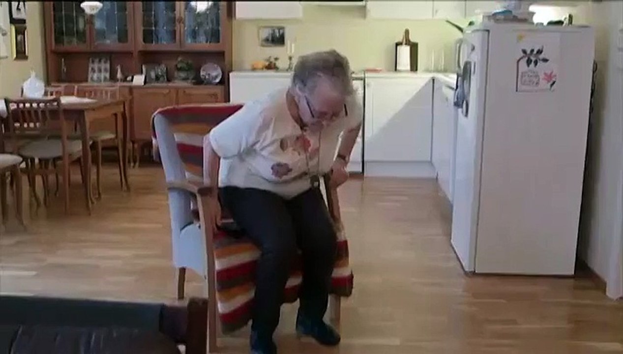 A 90 ans, la Norvégienne Ase Marie jongle toute la journée avec son ballon de foot