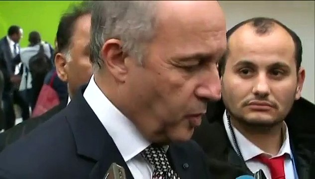 COP21 : 10 milliards de dollars déjà trouvés d'ici 2020 pour les énergies renouvelables en Afrique, affirme Fabius