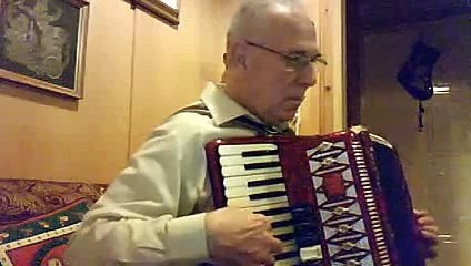 ΧΙΟΝΙΑ ΣΤΟ ΚΑΜΠΑΝΑΡΙΟ ΕΥΑΓΓΕΛΟΣ ΚΑΡΑΗΛΙΑΣ  1900-1975