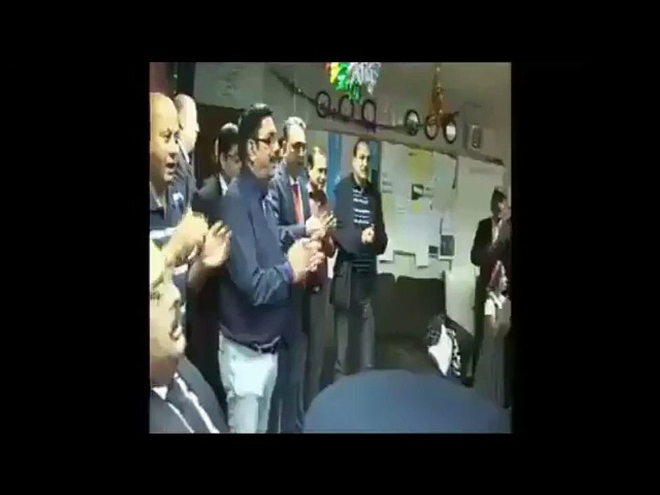 Altaf Hussain in London in his own Style!