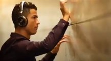 Cristiano Ronaldo - This is my Christmas card to you! Happy Holidays!