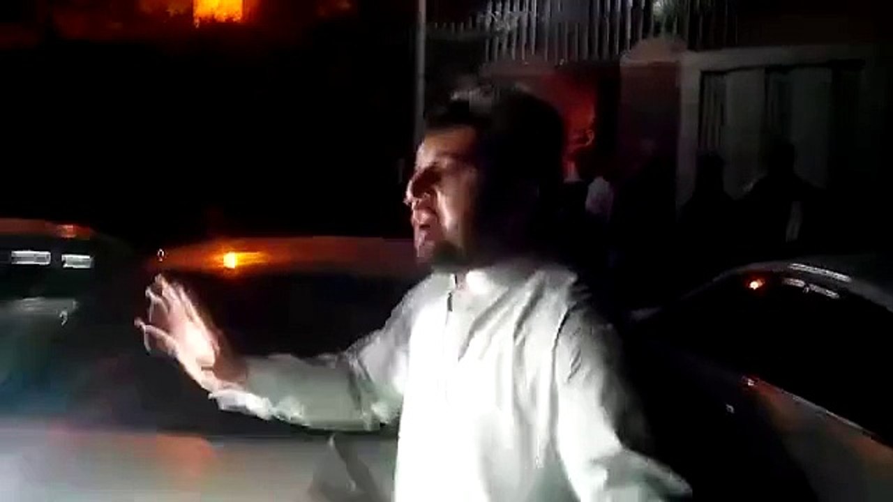 PTI Provincial Leader M.Hasan Khan Blasts On Police Infront of Jinnah Town Police Station Quetta