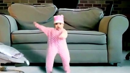 Это просто хит! Смотри!Младенец отжигает под музыку!