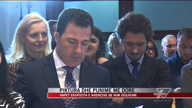 Ekspozita e nxënësve që nuk dëgjojnë - News, Lajme - Vizion Plus