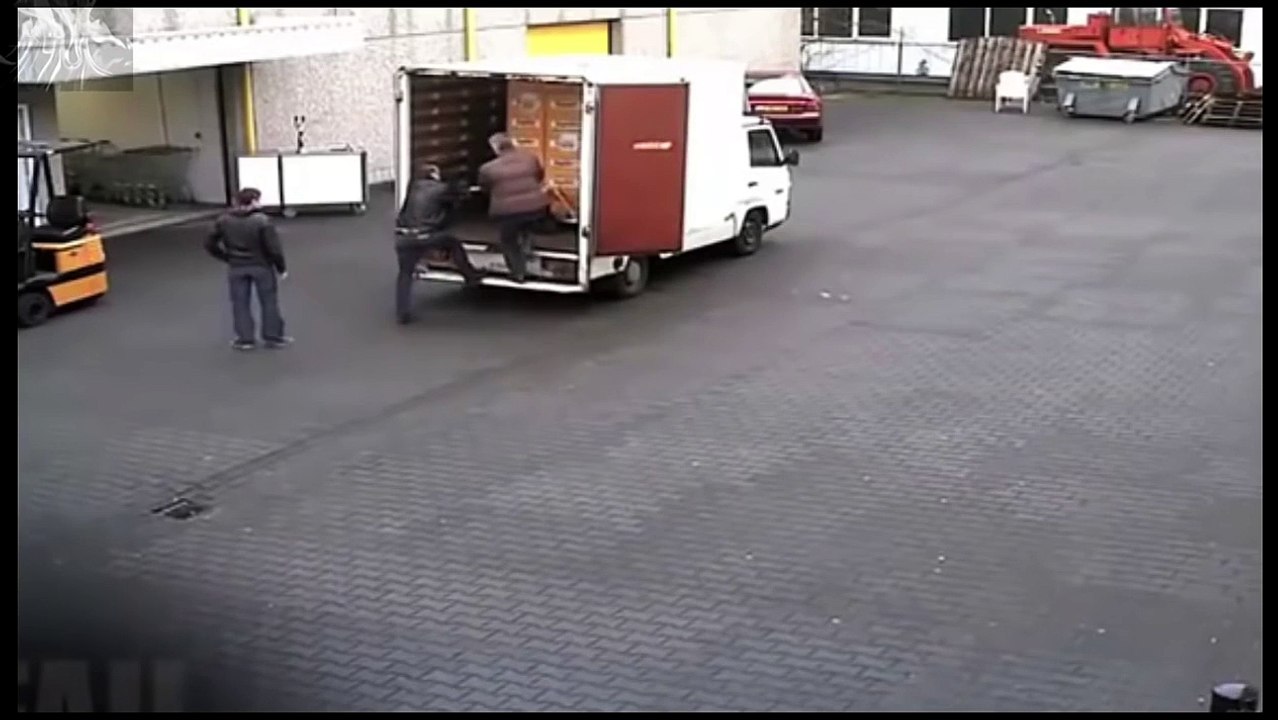 Gros fail en déchargeant un camion de bières