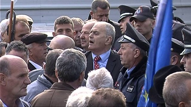 ISH TE PERNDJEKURIT PERPLASEN ME POLICINE PERPARA NDERTESES SE PARLAMENTIT LAJM