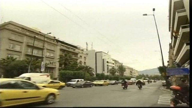 PARLAMENTI GREK MIRATON BUXHETIN QE E FUT GREQINE NE DIETE PREJ SHKURTIMEVE LAJM