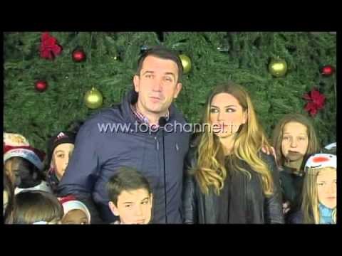 Ndizet pema e Krishtlindjeve në Tiranë - Top Channel Albania - News - Lajme