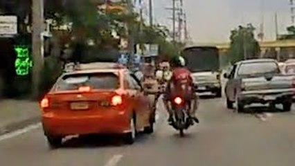 Taxi Kicker Gets Instant Karma