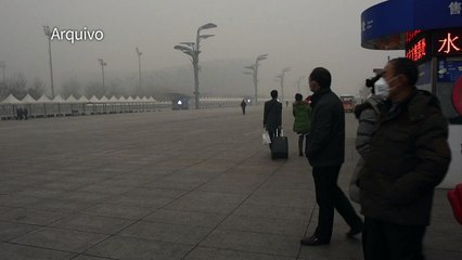 Pequim emite alerta vermelho