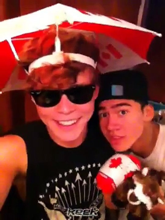5 Seconds Of Summer - Keek - CANADA LIVIN! #TMHT