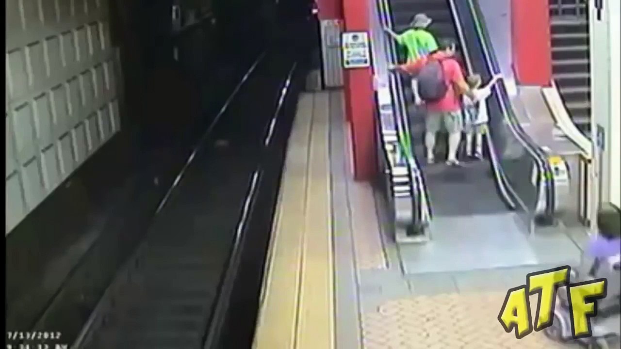 Escalator Fail Compilation!