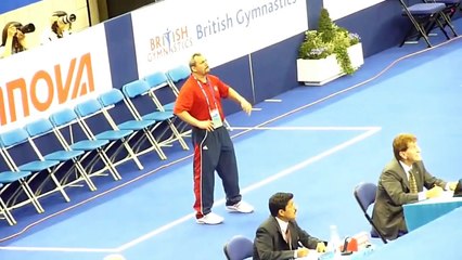 Тренер выражает заботу и мотивирует команду