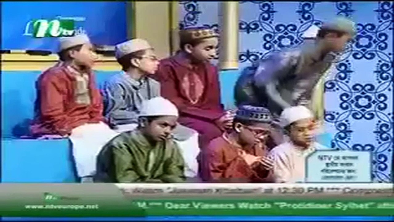 سبحان الله صوت رائع رائع رائع متقن للحفظ وفي الاصل لا يتكلم العربية