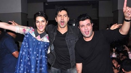 Varun Dhawan & Kriti Sanon At Mithibai College For Dilwale Promotions