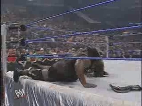 Batista vs undertaker (steel cage)