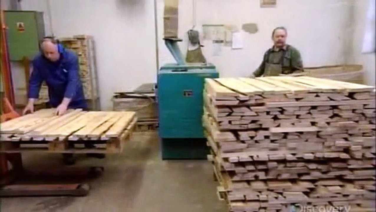 How It's Made Clothes Hangers