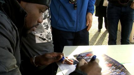 Tongo Doumbia avec les jeunes footballeurs d'Empalot