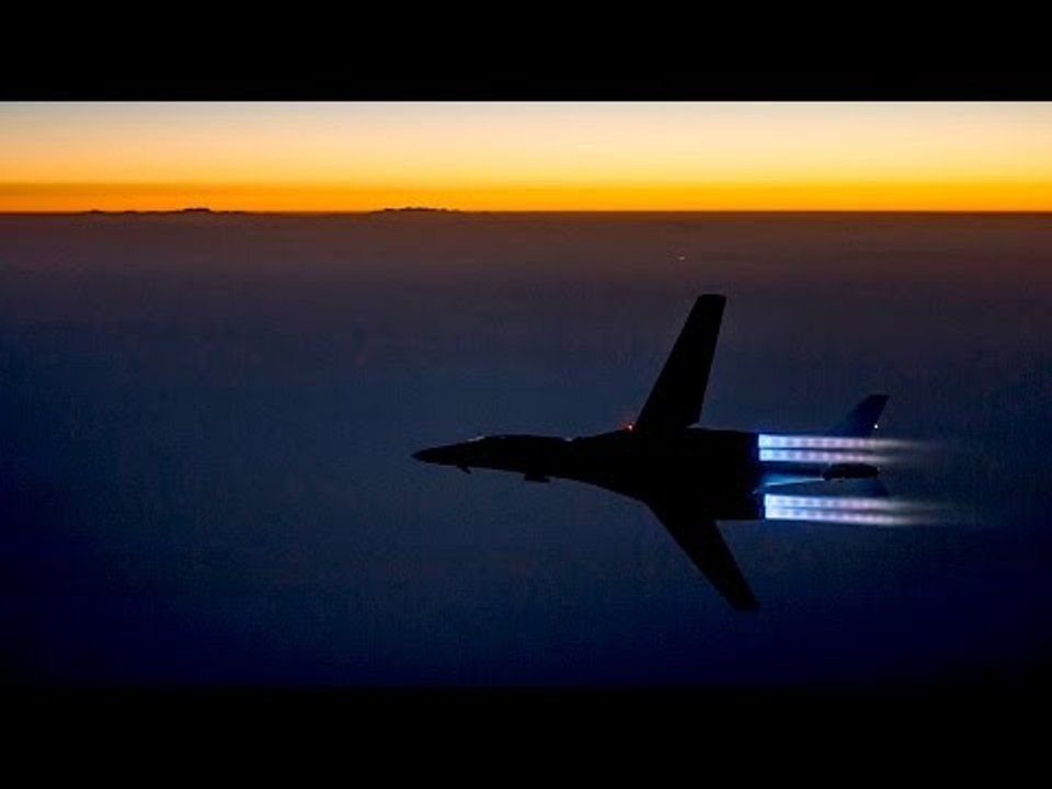 US-led coalition reportedly strikes Syrian army compound, several dead & injured