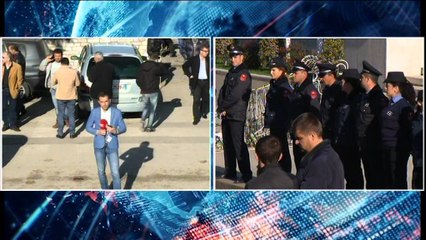 Protesta e 8 Dhjetorit, grumbullimi i protestuesve tek selia PD para se te nise marshimi