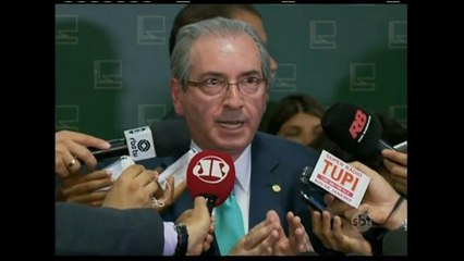 Cunha adia instalação da comissão especial de impeachment